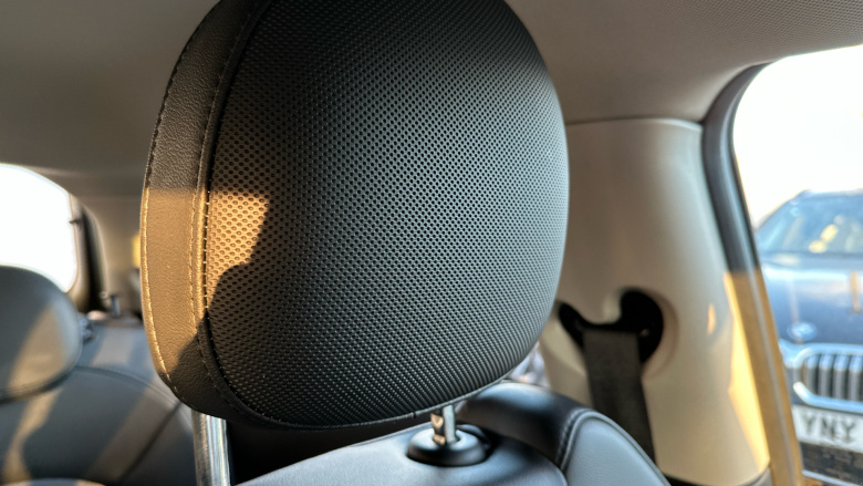 MINI Hatchback 1.5 Cooper Classic 3dr Auto [Comfort/Nav Pack] Petrol Hatchback